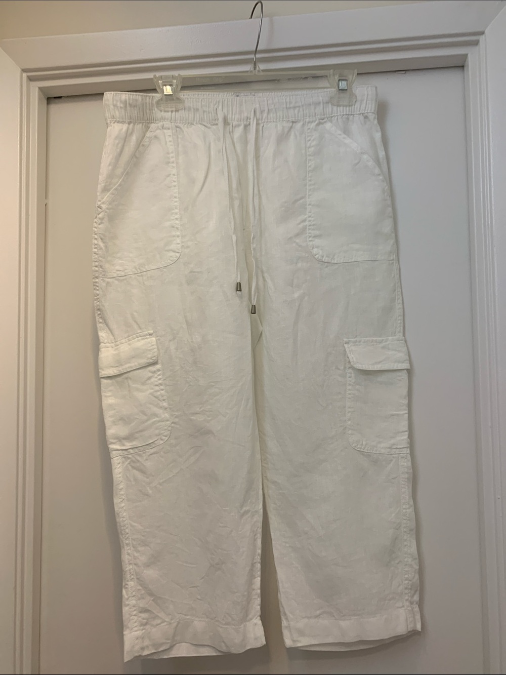 Nicole Miller White Cargo Capri Pants